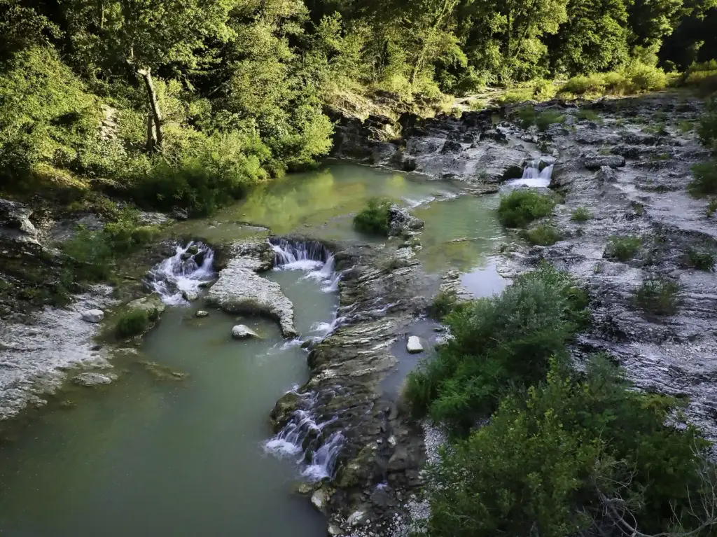 pesaro urbino entroterra gola del furlo marche urbania