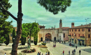 Fano, La città della fortuna: Mare, Arte e il Fascino della Storia